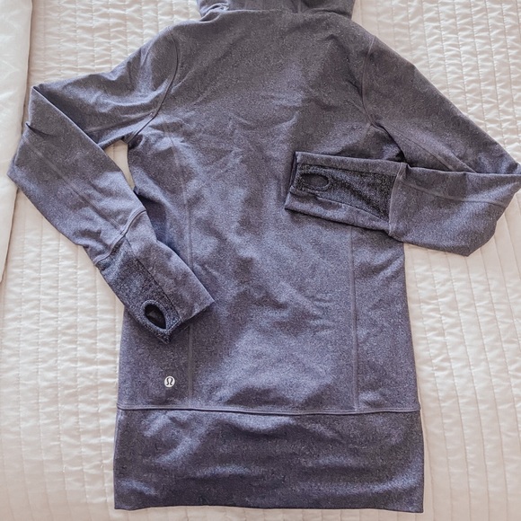 Lululemon Jacket. Size 4. - Picture 2 of 3